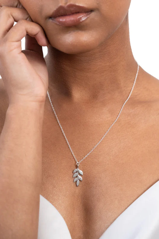 Elegant Leaf Necklace