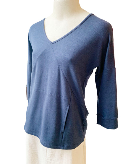 Carol Top by Pure Essence, Navy, v-neck, 3/4 sleeves, diagonal seams at the front, kangaroo pocket, eco friendly, bamboo and cotton, sizes XS to XXL, made in Canada