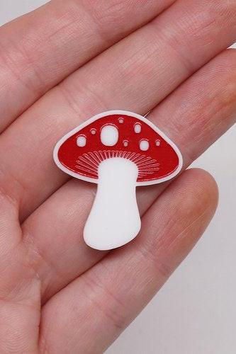 Lili1008 Mushroom Pin