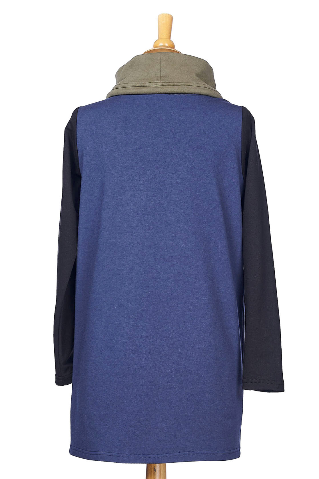 Appalaches Tunic by Rien ne se Perd, Khaki, back view, cowl neck, drawstrings at neck, asymmetrical colour blocking, long sleeves, mid-thigh length, bamboo, cotton, sizes XS to XXL, made in Montreal