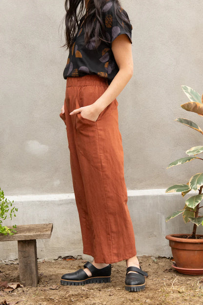 Nigelle Pants by Kazak, Rust, wide legs, slightly cropped, elastic at back and sides of waist, eco-fabric, viscose, linen, OEKO-TEX certified, sizes XS to L, made in Montreal 
