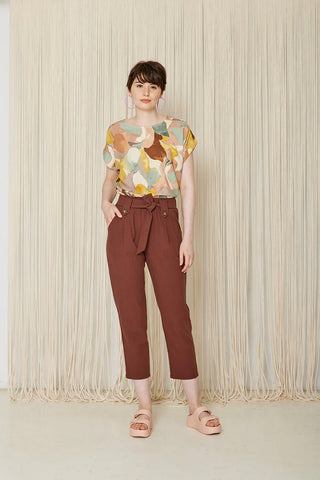 Hosta Pants by Cokluch, Sumac, elastic waist, sewn-in belt  held in place with loops and buttons, tapered ankle-length legs, eco-fabric, cotton, OEKO-TEX certified, sizes XS to XL, made in Montreal 