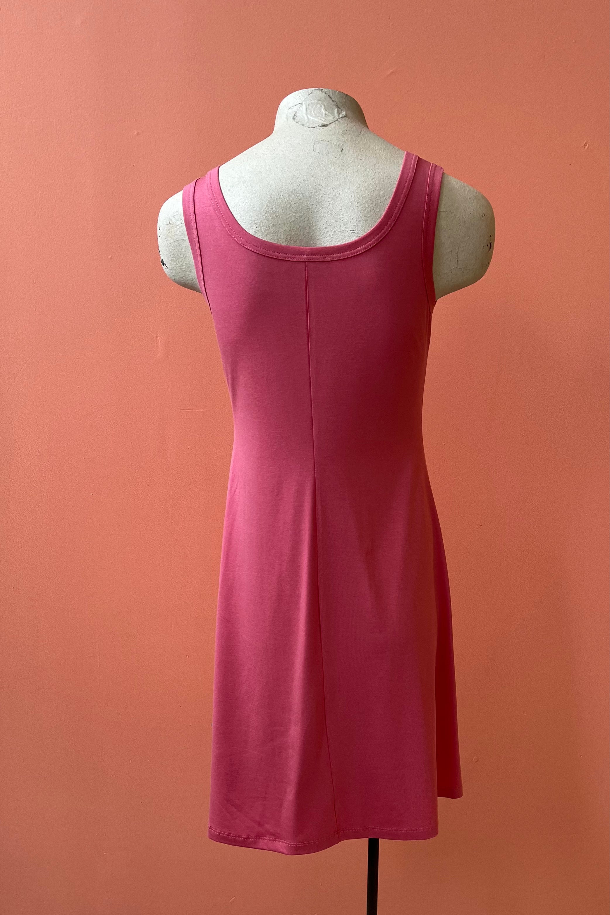 B-Dress by Yul Voy, Coral, back view, tank dress, wide straps, scoop neck front and back, A-line shape, above the knee, sizes XS to XXL, made in Montreal