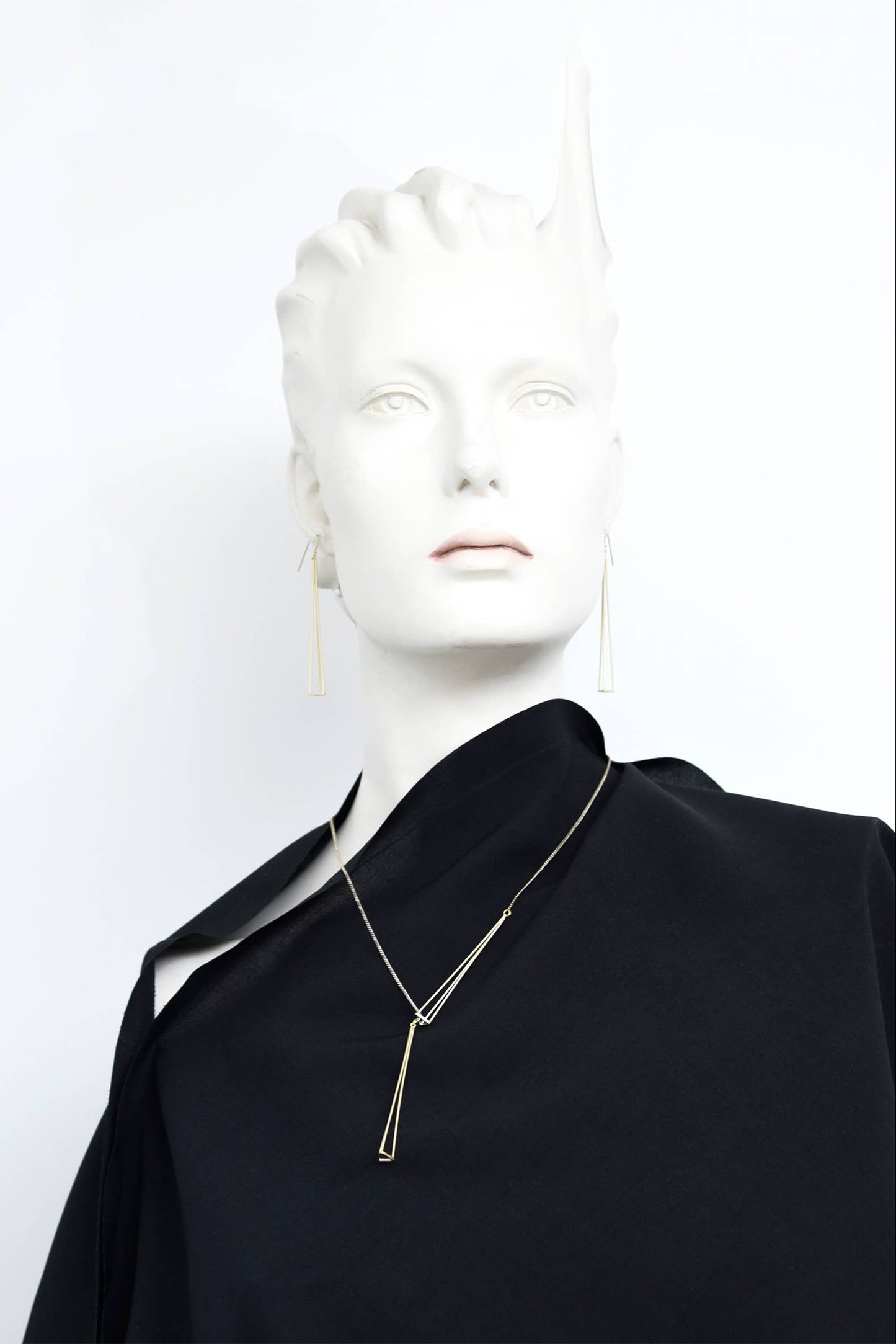 Glint Short Lariat Necklace