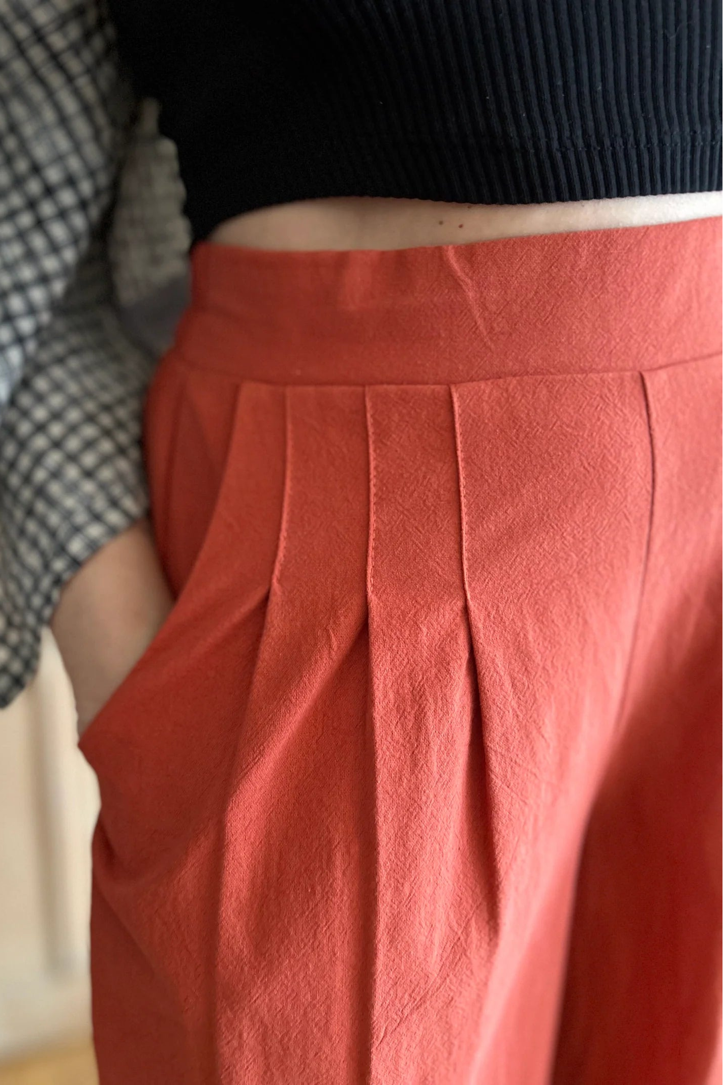 Waist detail of the Petunia Pants by Kazak in Cayenne