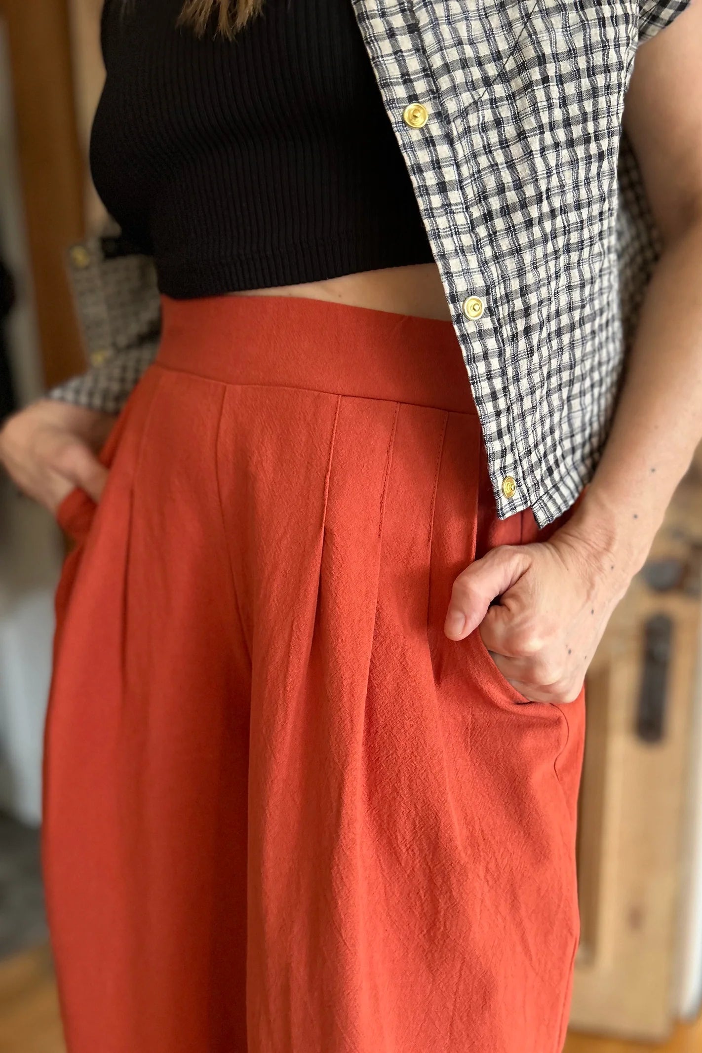 Waist detail of the Petunia Pants by Kazak in Cayenne