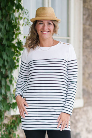 Reno Sweater Tunic by Rien ne se Perd, Black & White, striped, boat neck, three buttons at the shoulder, pocket with coconut button, long sleeves, sizes XS to XXL, made in Quebec